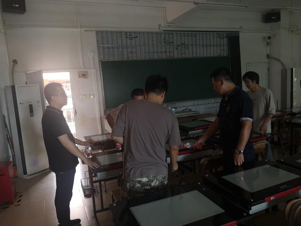 实验室器材检查